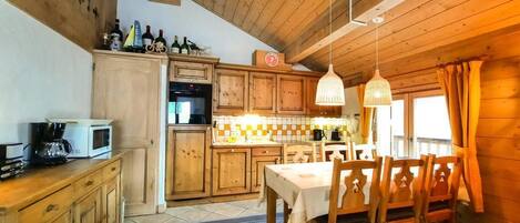 Réfrigérateur, micro-ondes, four, lave-vaisselle