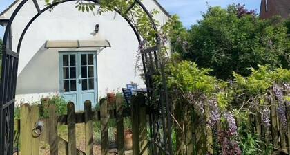 The Old Schoolroom by Bloom Stays - sleeps 4 guests in 2 bedrooms