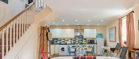 Televisio, takka, DVD-soitin