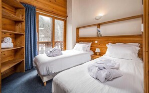 6 bedrooms, free WiFi, bed sheets