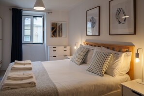 Iron/ironing board, free WiFi, bed sheets