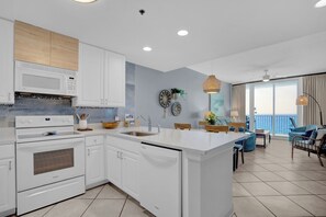 Fridge, microwave, oven, stovetop - Outdoor & Indoor Pools! | Gulf Front (Gulf Shores)