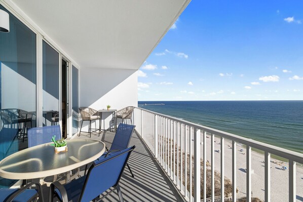 Outdoor dining - Outdoor & Indoor Pools! | Gulf Front (Gulf Shores)
