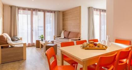 200m from resort center, balcony, tv, ski locker, 82m², Serre Chevalier