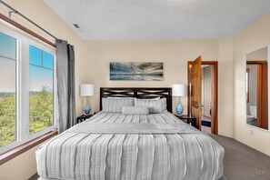 4 bedrooms, desk, free WiFi, bed sheets - Sweeping Panoramic Views, Spacious Luxury Home, Great for Families, Large Deck, (Pacific City)