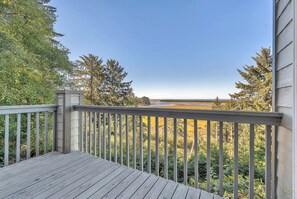 Property grounds - Sweeping Panoramic Views, Spacious Luxury Home, Great for Families, Large Deck, (Pacific City)