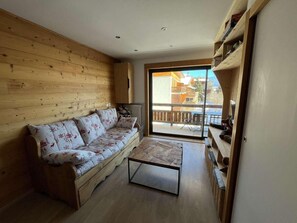 Living area - 10m from resort center, 1st floor, balcony, tv, 35m², Alpe d'Huez (L'Alpe d'Huez)