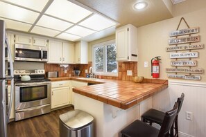 House, Multiple Beds, Balcony | Private kitchen | Fridge, microwave, oven, stovetop - Donner Lake Delight (Truckee)