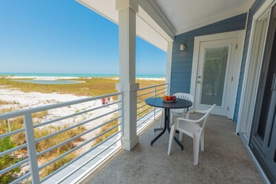 Hidden Oasis - DIRECT BEACHFRONT DUPLEX - 1BR/1BA Anna Maria - By Island Real Es