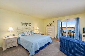 3 室のベッドルーム、WiFi (無料)、ベッドシーツ