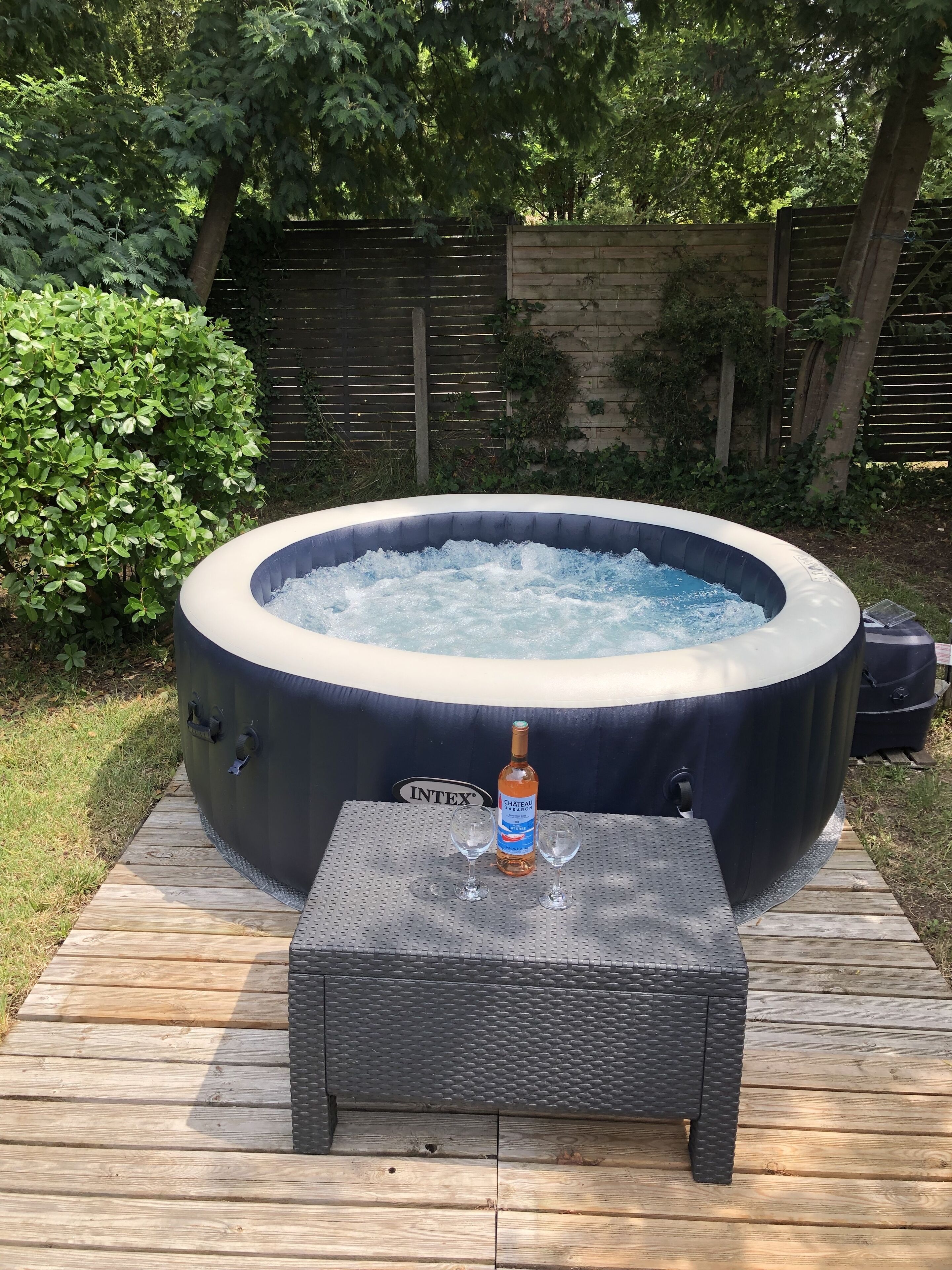 Bain à remous extérieur