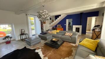 Smart TV, video games