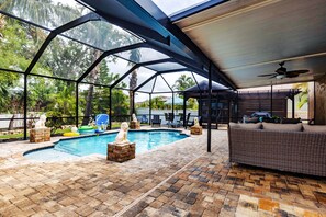 Outdoor pool, a heated pool - “Cozy Apollo Beach Escape + Heated Pool” (Apollo Beach)