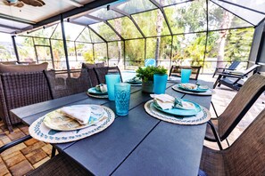 Outdoor dining - “Cozy Apollo Beach Escape + Heated Pool” (Apollo Beach)