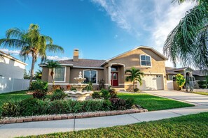 Exterior - “Cozy Apollo Beach Escape + Heated Pool” (Apollo Beach)