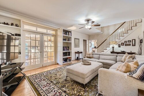 Hill Country Escape, Pool Hot Tub & Games