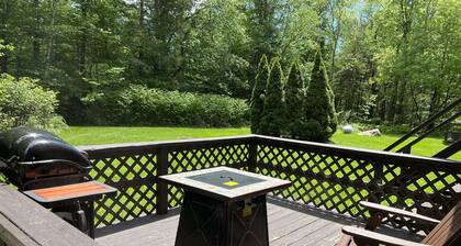 Mountain Hideaway condo - next to PICO and 10min to Killington!