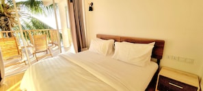 9 bedrooms, in-room safe, desk, Internet