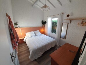 4 عدّة غرف نوم ومكواة/لوح كي وسرير سفر وواي فاي مجانًا