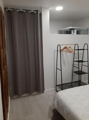 1 camera, Wi-Fi gratuito, lenzuola