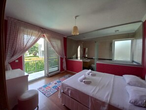 Family Villa | Individually furnished, iron/ironing board, free WiFi, bed sheets