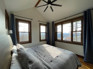 3 bedrooms, free WiFi, bed sheets