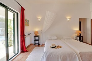 3 quartos, ferros/tábuas de passar roupa, Wi-Fi de cortesia