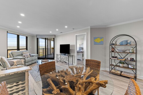 Summer House 204 - Newly Renovated! Ocean View!