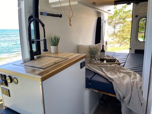 1 bedroom, WiFi, bed sheets - Van Del Sol-Discover PR in our Camper Van Mayra (San Juan)