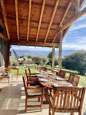 Outdoor dining