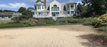 Fantastic five bedroom 3 1/2 bath house on the water in Falmouth