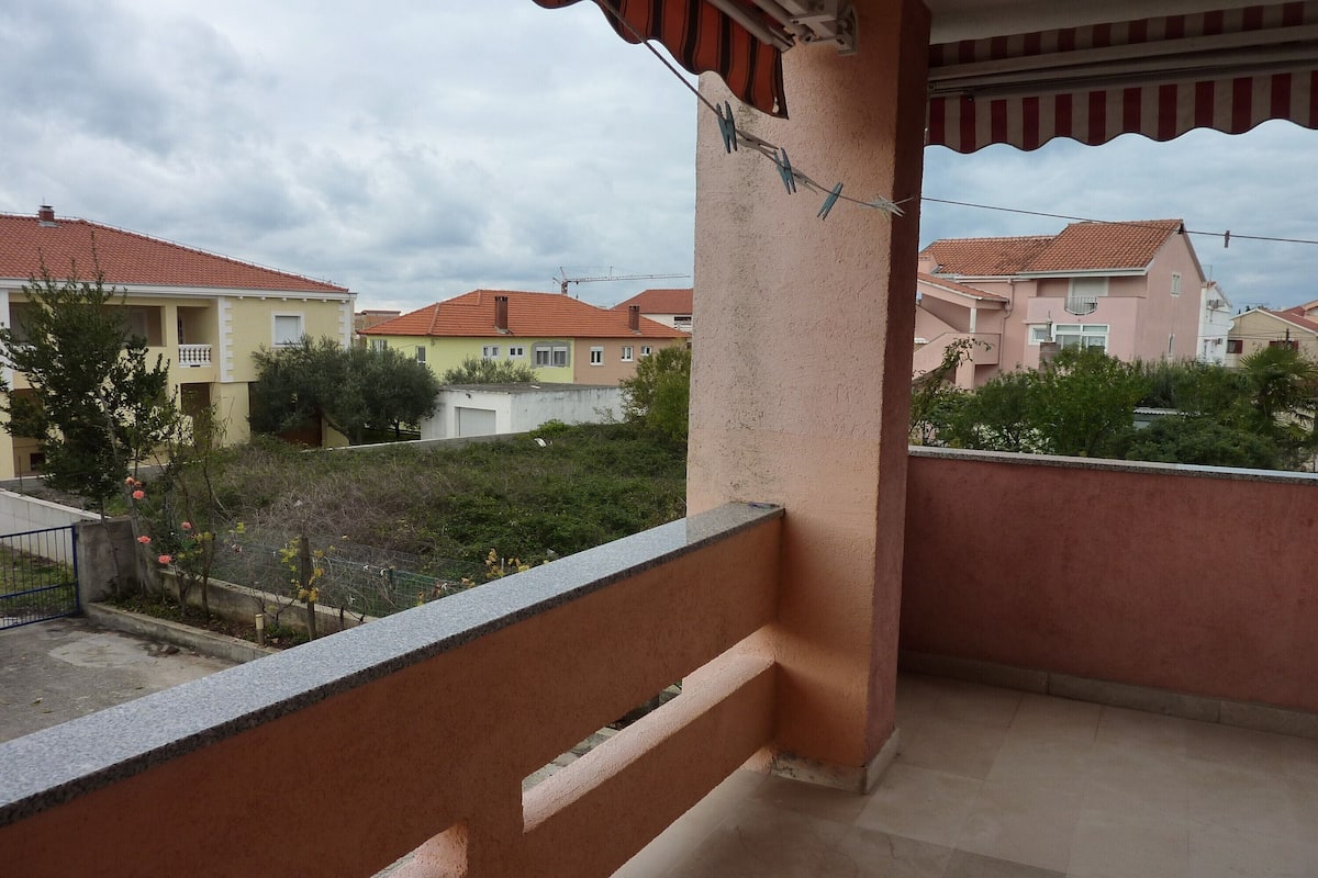 Apartamento básico | Sacada
