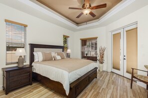 5 bedrooms, iron/ironing board, WiFi, bed sheets