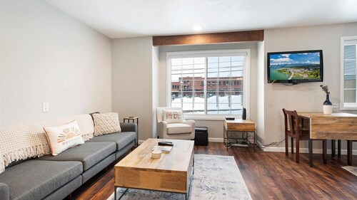 New Listing! The Whitefish Nook - One Bedroom Apartment, Sleeps 3