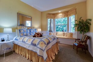 3 Schlafzimmer, Schreibtisch, Bügeleisen/Bügelbrett, Reisekinderbett