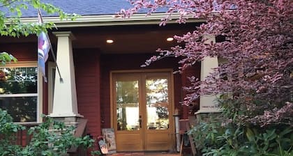 Theater Room w/Movies, Netflix, Amazon Prime