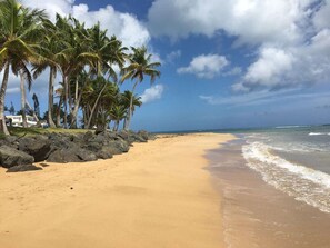 Am Strand, Liegestühle, Strandtücher