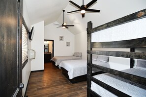6 bedrooms, free WiFi - Casa Grande, Private Pool, Wi-Fi, @ Frio River Vacation Rentals (Concan)