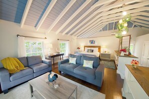 2 camere, una cassaforte in camera, una scrivania, ferro/asse da stiro