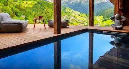 Chalet Happyview - luxury holiday for 15 with pool & sauna - OVO Network