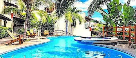 Außenpool, Liegestühle