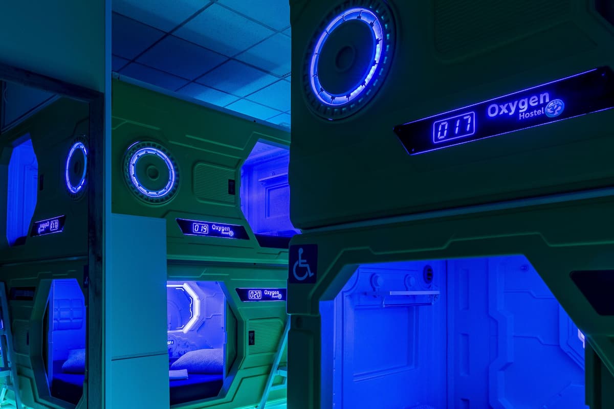 Biancheria da letto di alta qualità, postazione laptop, insonorizzazione