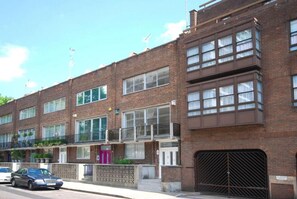 House, Multiple Beds | Exterior - Pochester Place l 5-bed House in London (London)