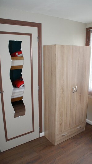 2 chambres, fer et planche à repasser, Wi-Fi gratuit