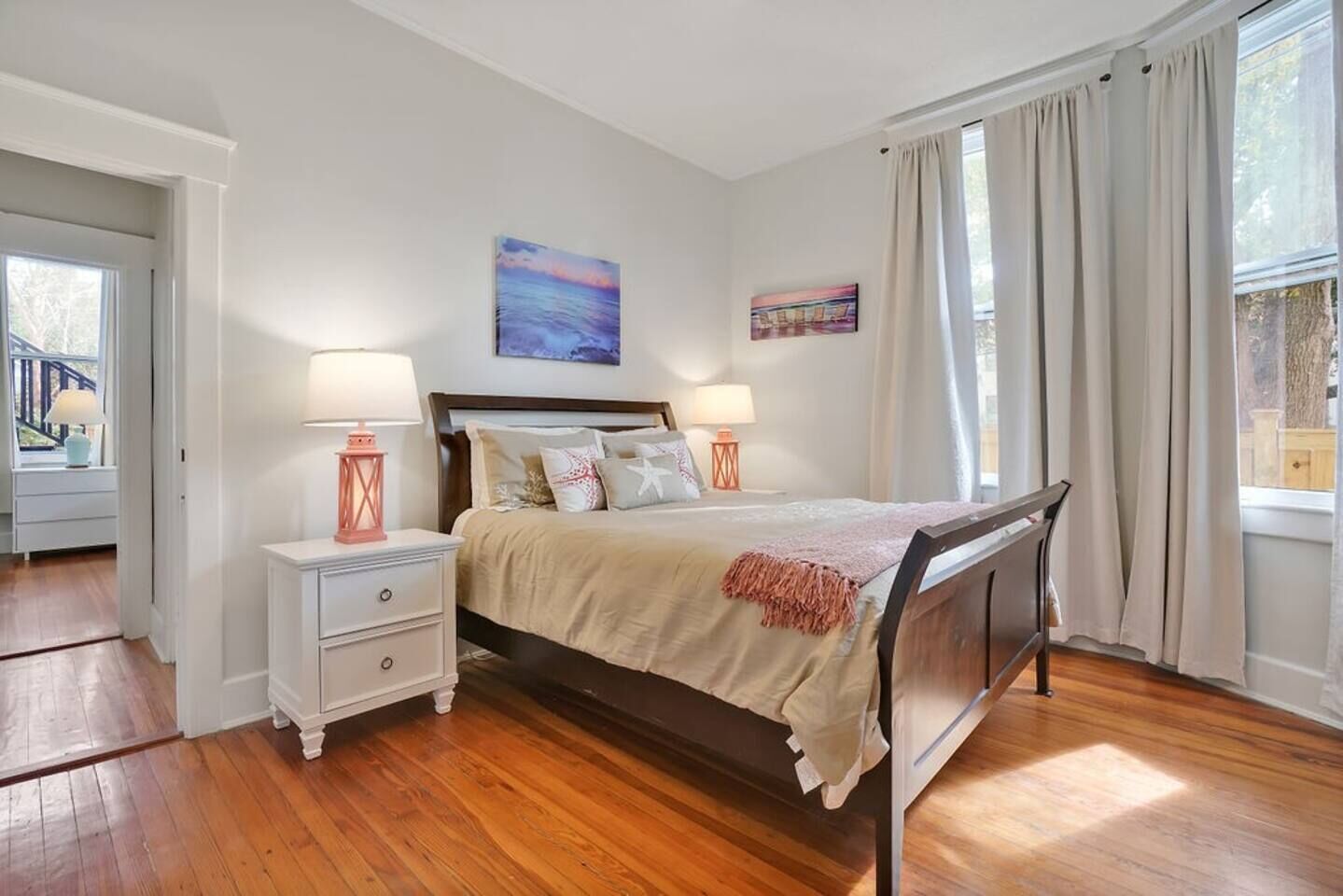 2 slaapkamers, een bureau, een strijkplank/strijkijzer, gratis wifi