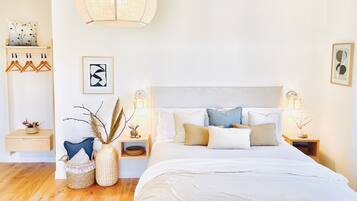 3 bedrooms, iron/ironing board, free WiFi, bed sheets