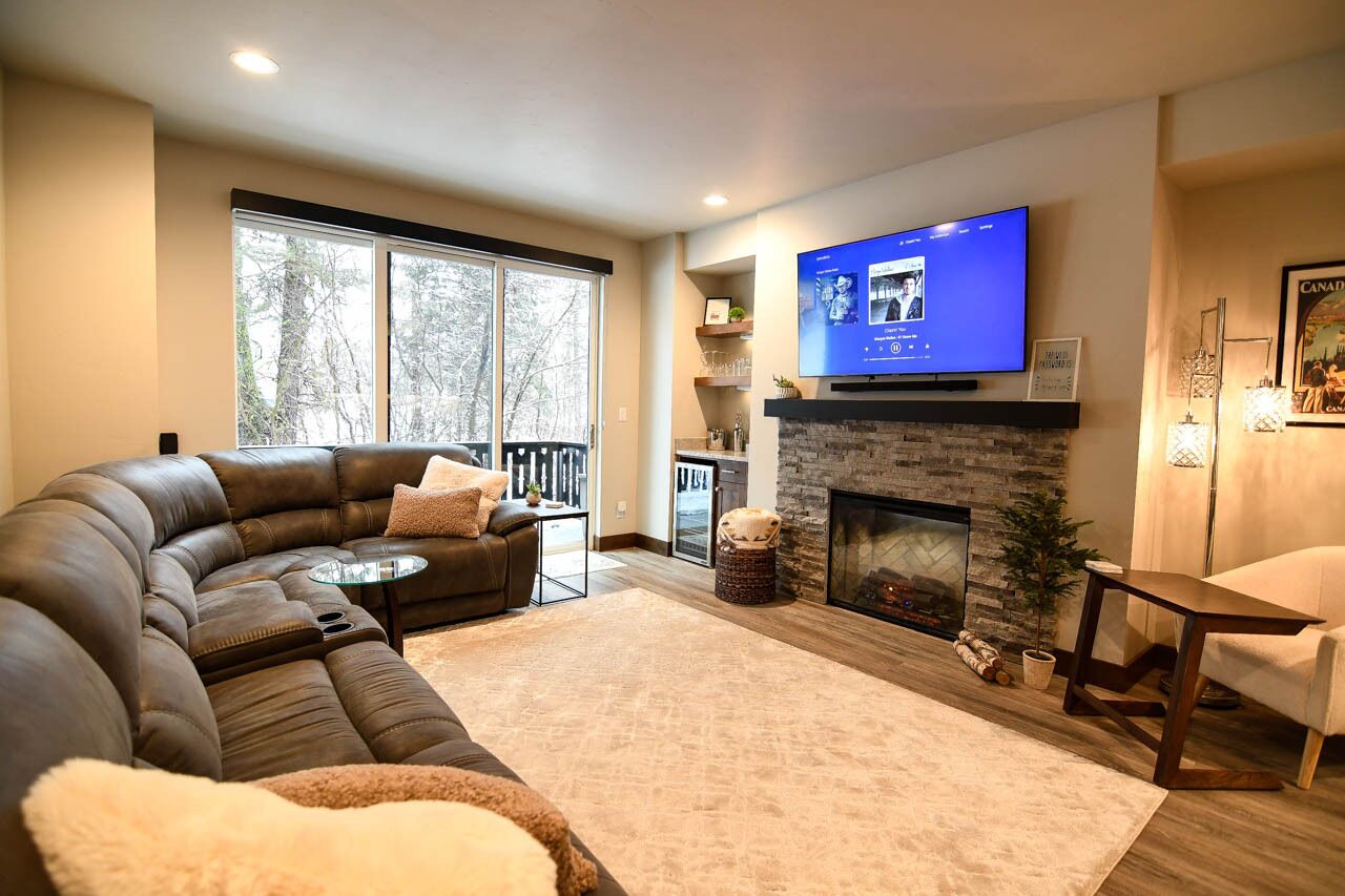 Stars over Silverpine - Downtown McCall - Walk to Payette Lake - Garage - WiFi - Brand New