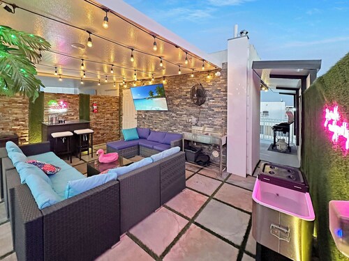 Restful Posturepedic Beds! enjoy Luna Sky! BAR,BBQ