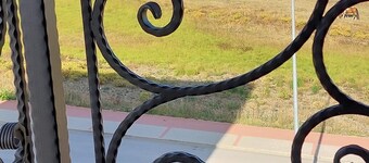 U mirnom kraju,blizu centra.