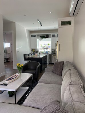 Smart TV, fireplace - Glamorous High end bungalow completely remodeled 1 block to the beach with W/D. (Marina del Rey)